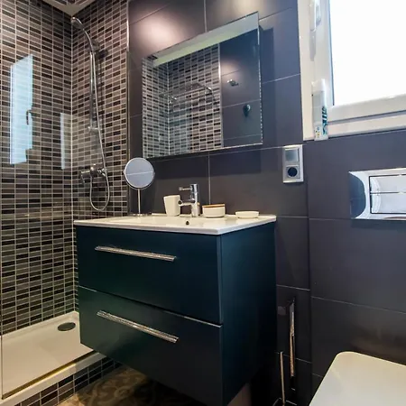 41ari1045- Fantastic And Super Spacious 3bed In The Center Apartment